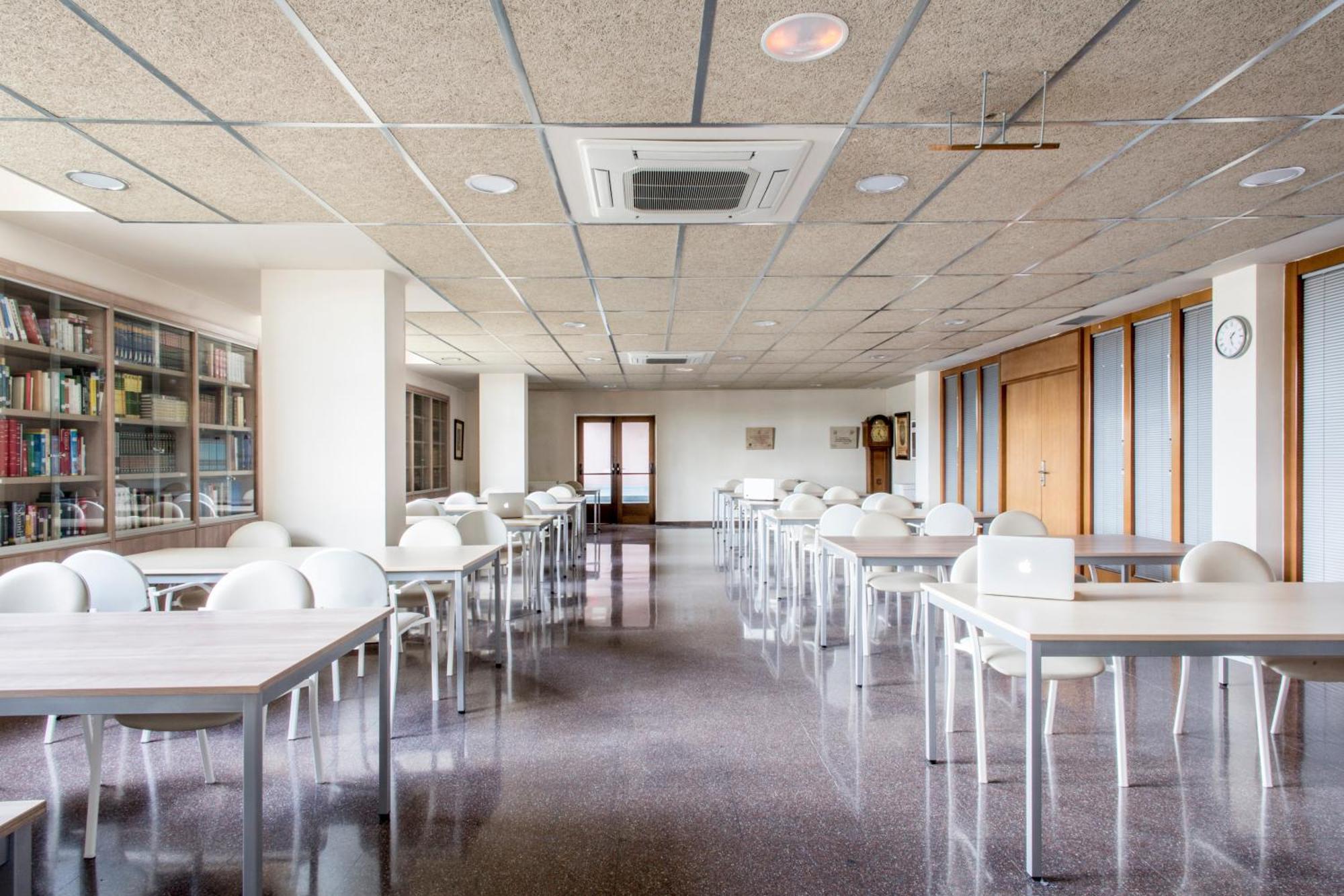 Residencia Universitaria Resa Hernan Cortes Саламанка Екстериор снимка